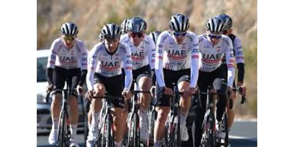 FrançaisLa situation récente de l'équipe UAE Team Emirates